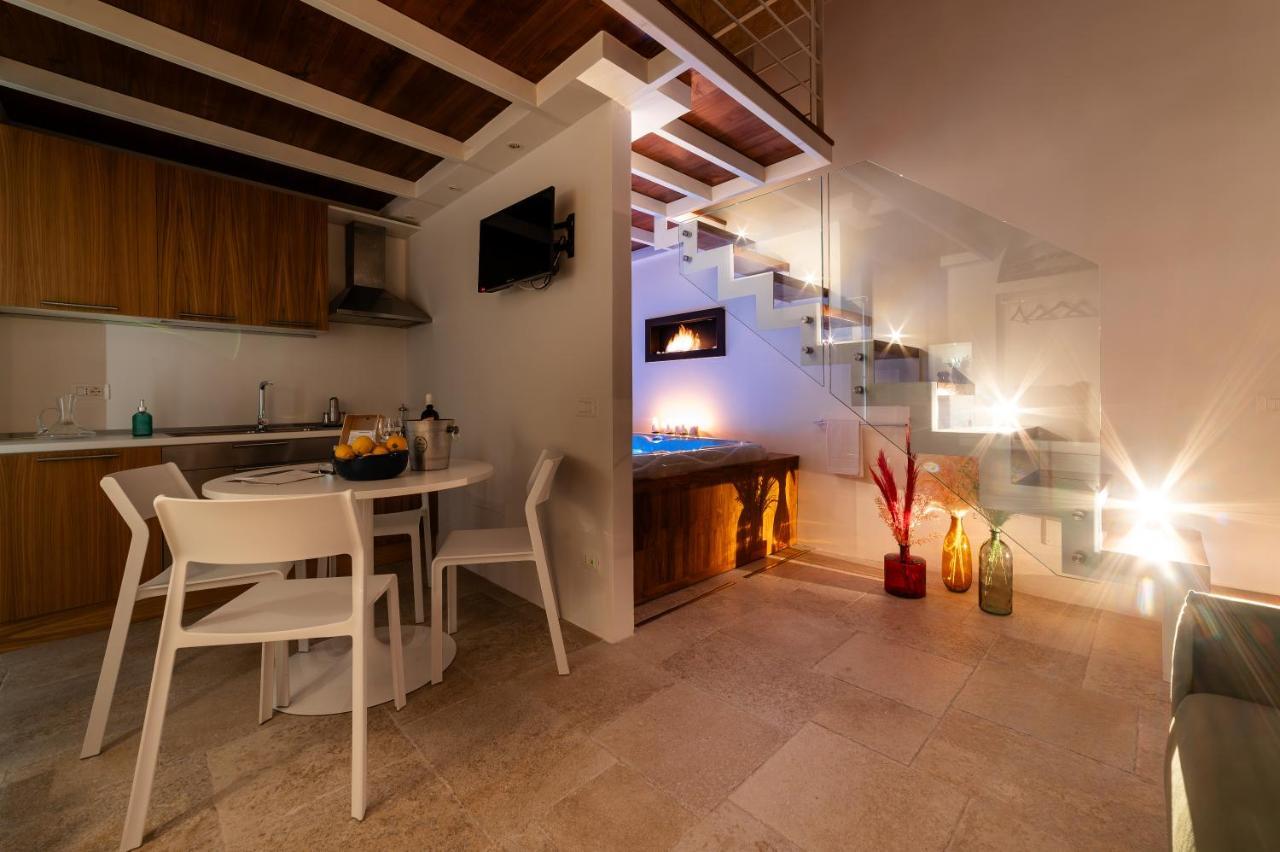 Old Court Luxury Suite&Spa By Monholiday Monopoli Esterno foto