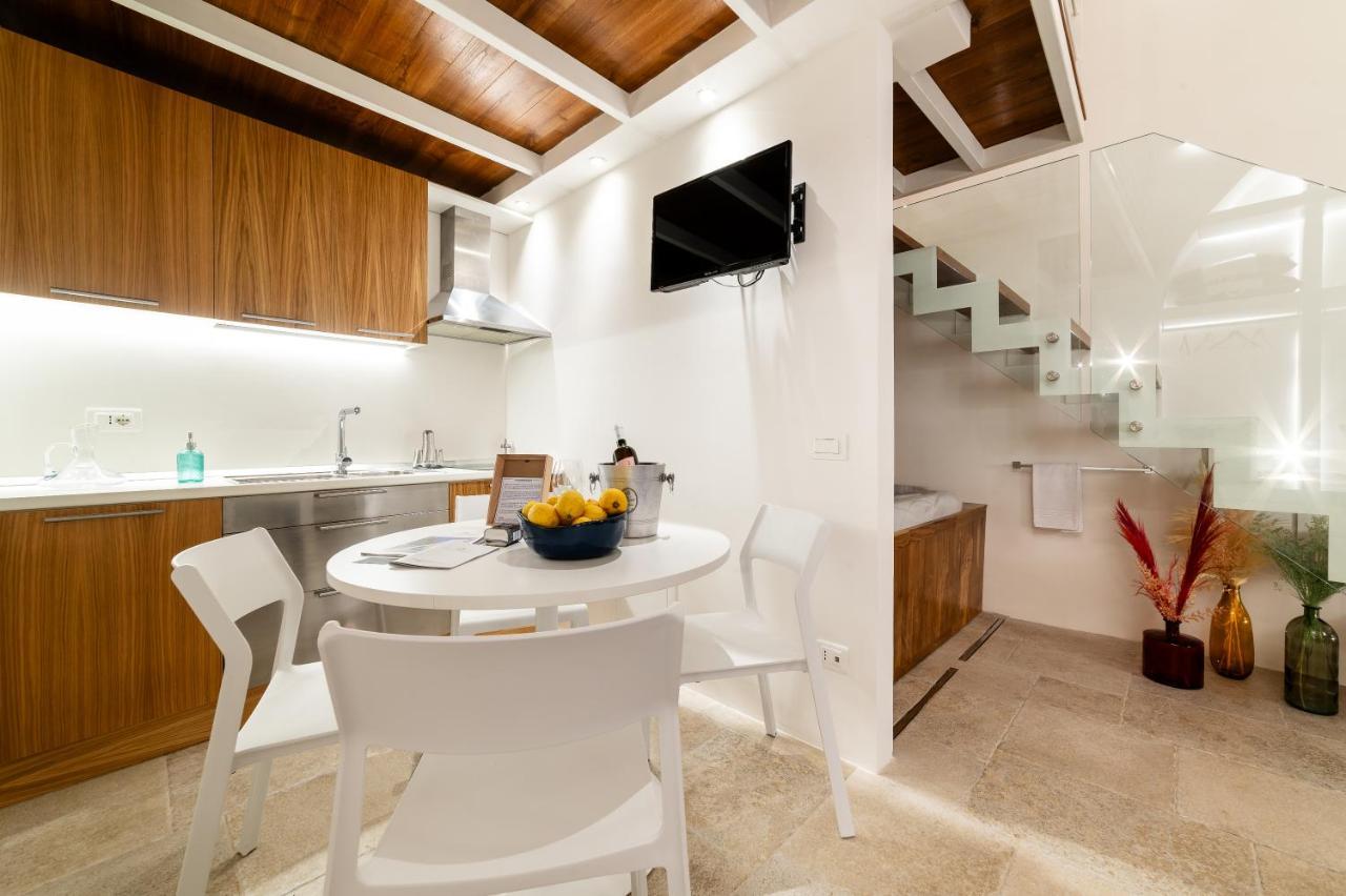 Old Court Luxury Suite&Spa By Monholiday Monopoli Esterno foto